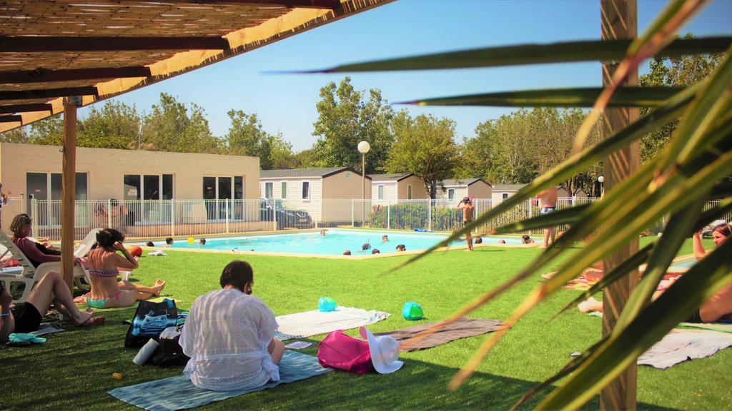 Camping Le Roucan West Виас Экстерьер фото